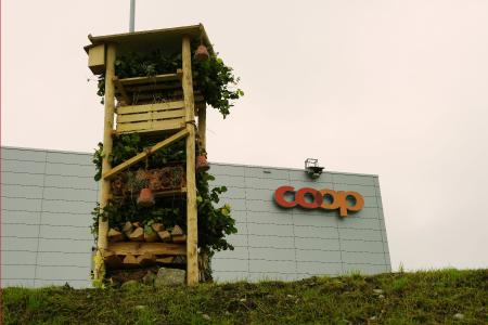 Turm vor Verteilzentrum Schaffisheim.JPG