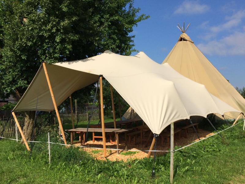 Zelt bei Tipi.JPG